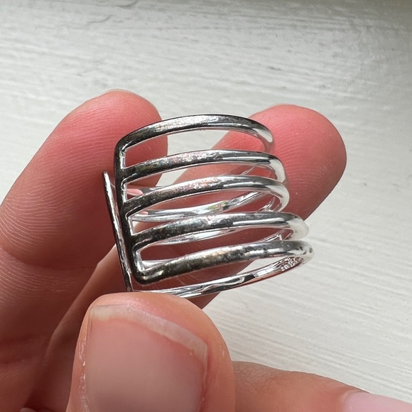 Stella & Dot stackable look, silver adjustable ring - Picture 4 of 7